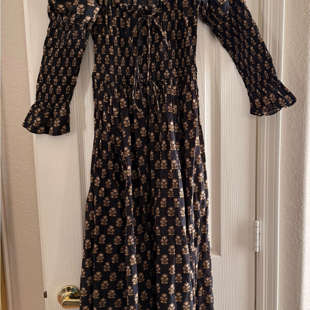 Doen Kaira Dress in Noir Meadowsweet floral print